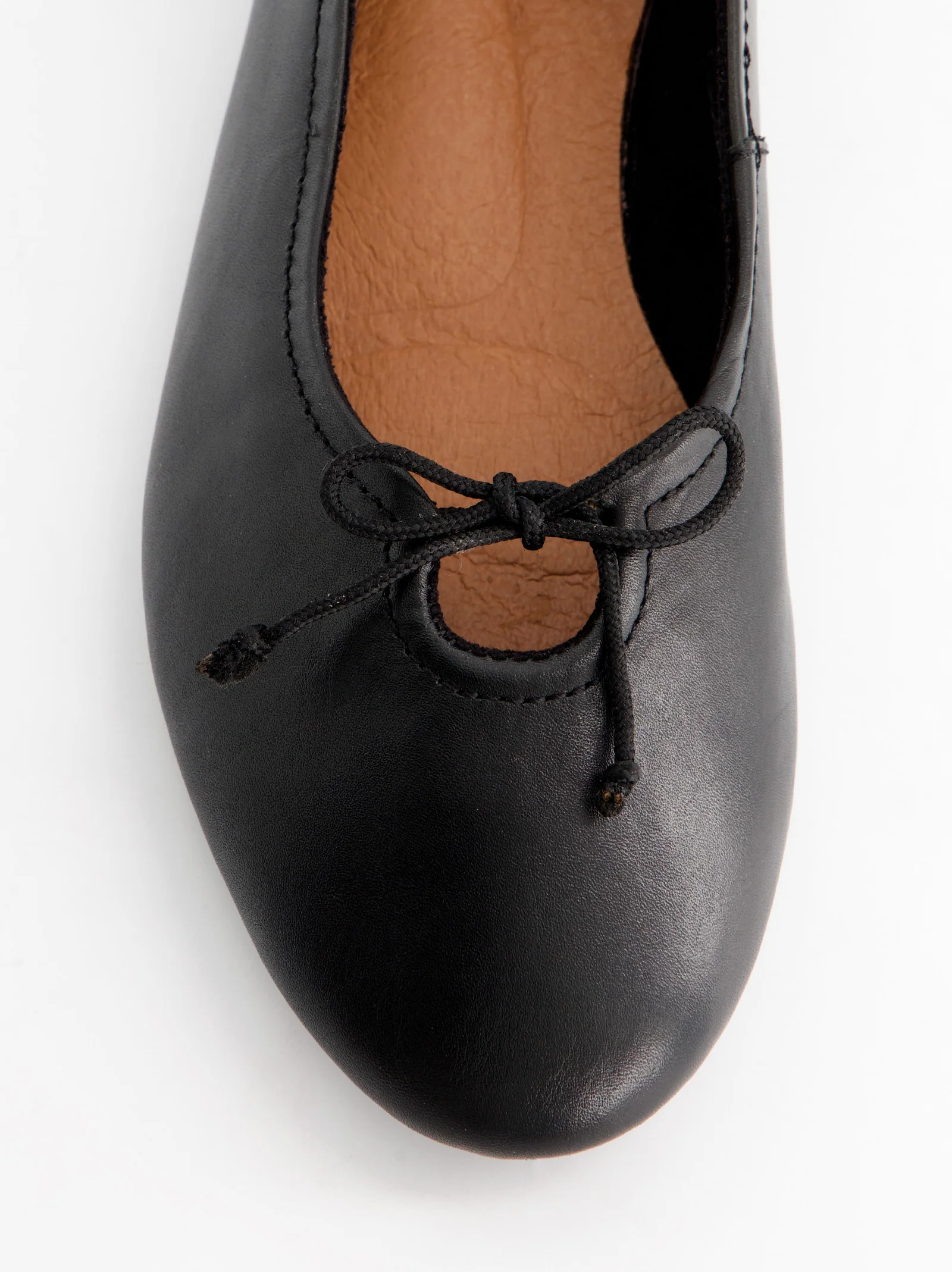 BELLA - BLACK LEATHER FLATS - Image 4