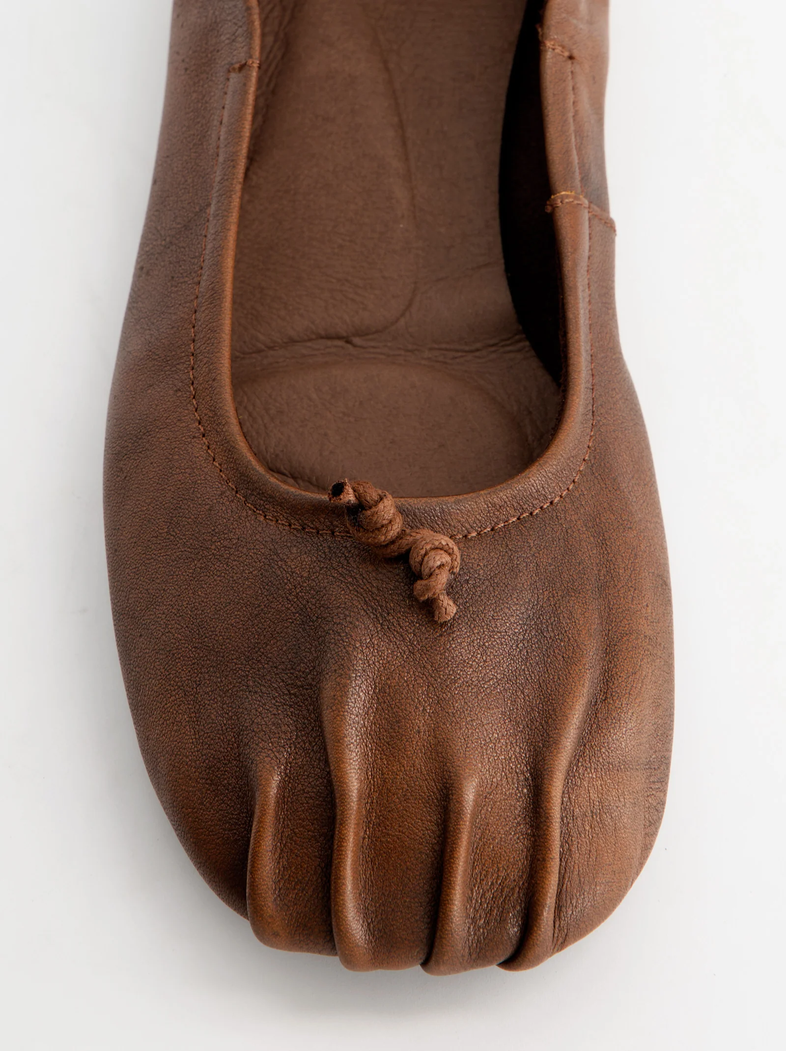 BROWN LEATHER BALLET FLATS WITH RUCHED EFFECT - CATTY - Image 4