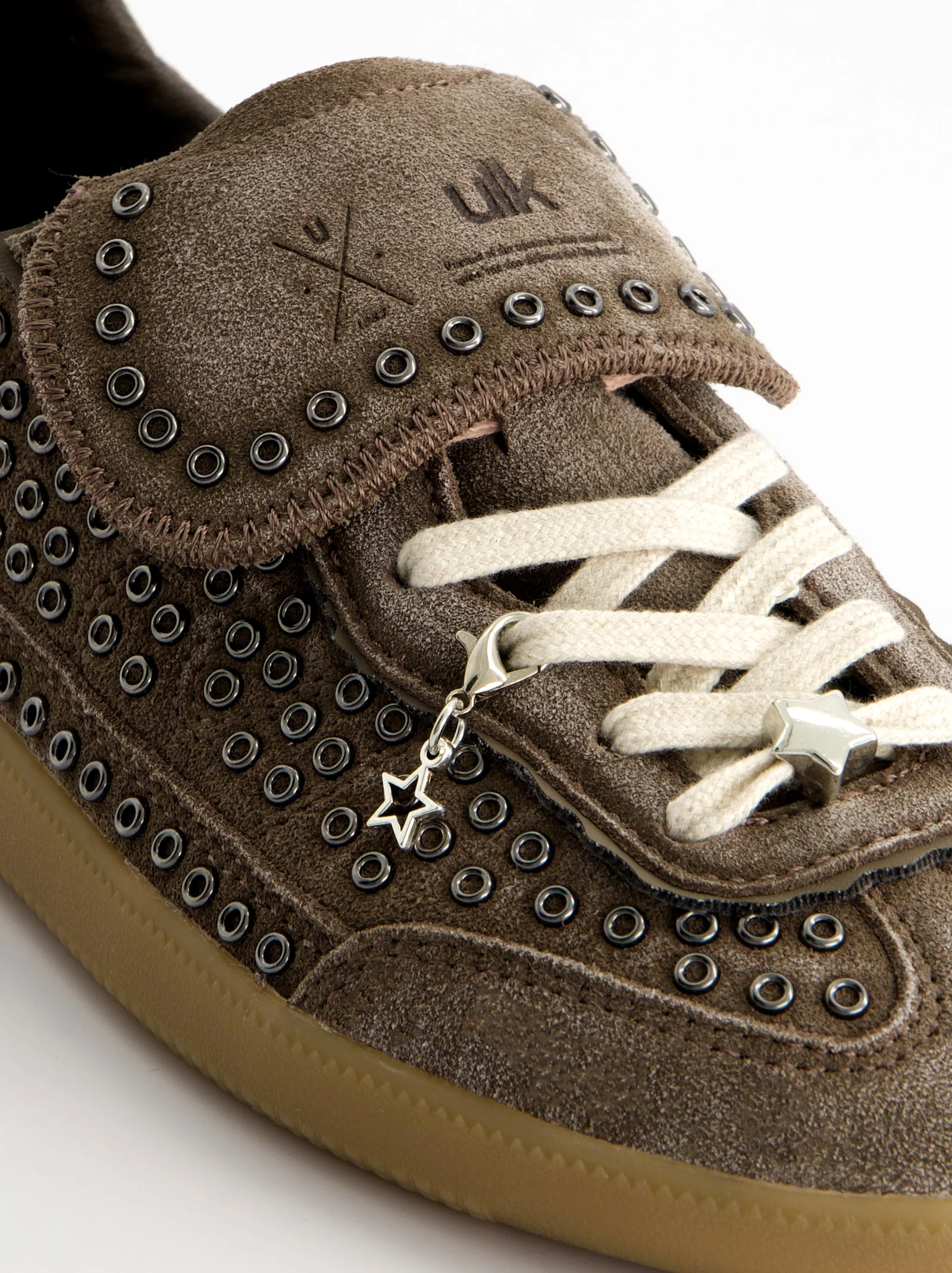 WASHED BROWN STUDDED SNEAKERS - CHILE - Image 5