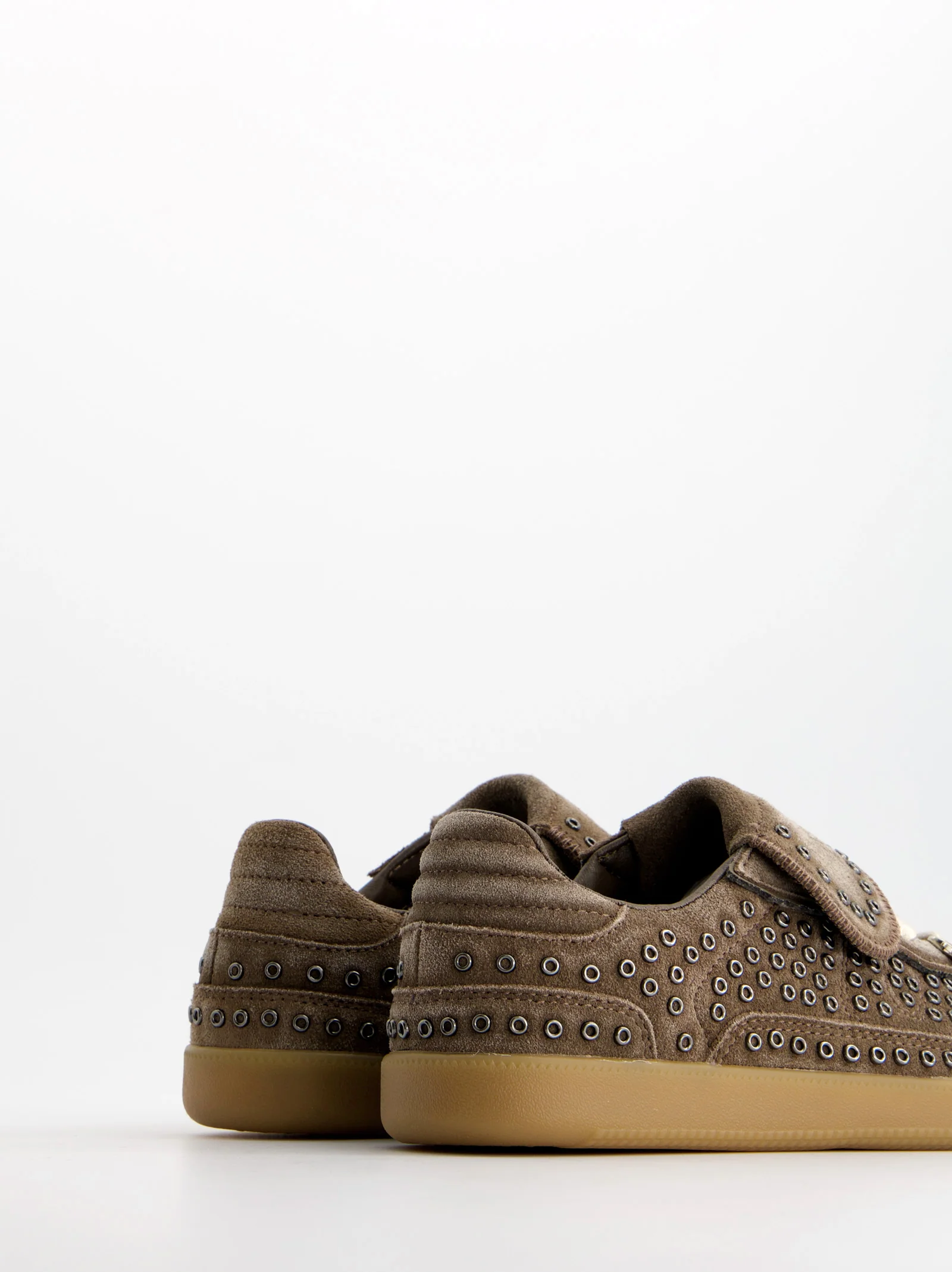 WASHED BROWN STUDDED SNEAKERS - CHILE - Image 6