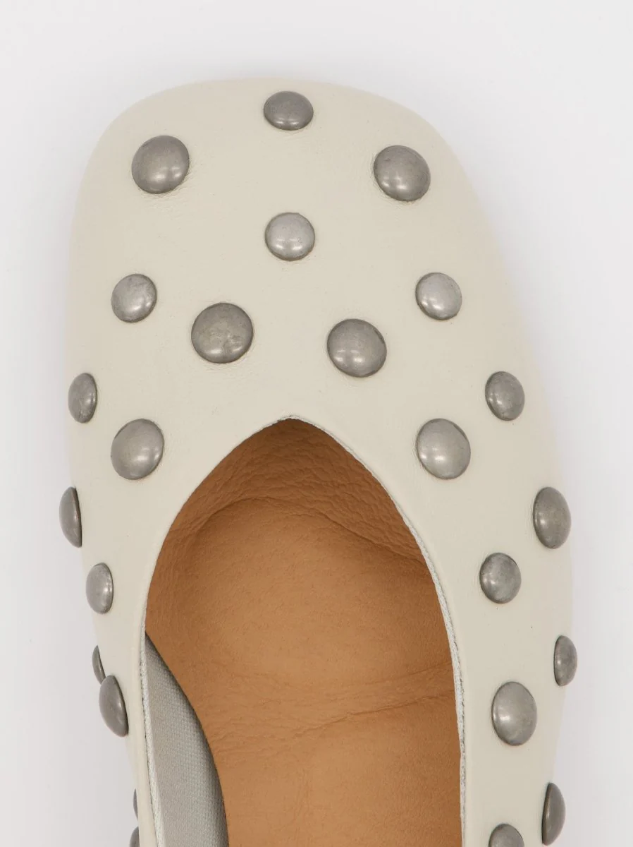WHITE LEATHER BALLET FLATS WITH STUDS - MATHILDA - Image 5