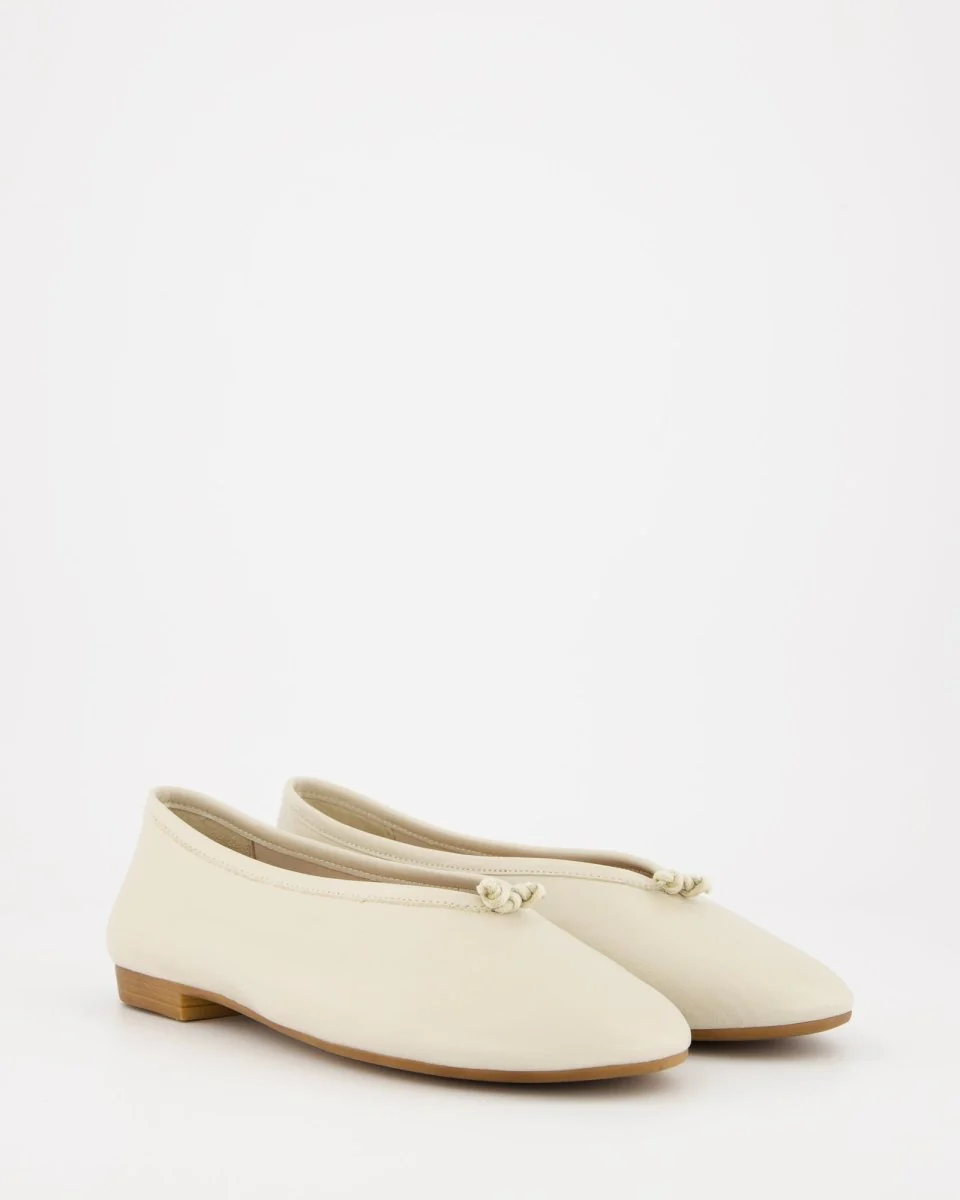 WHITE LEATHER FLATS - NEW KIMI - Image 2