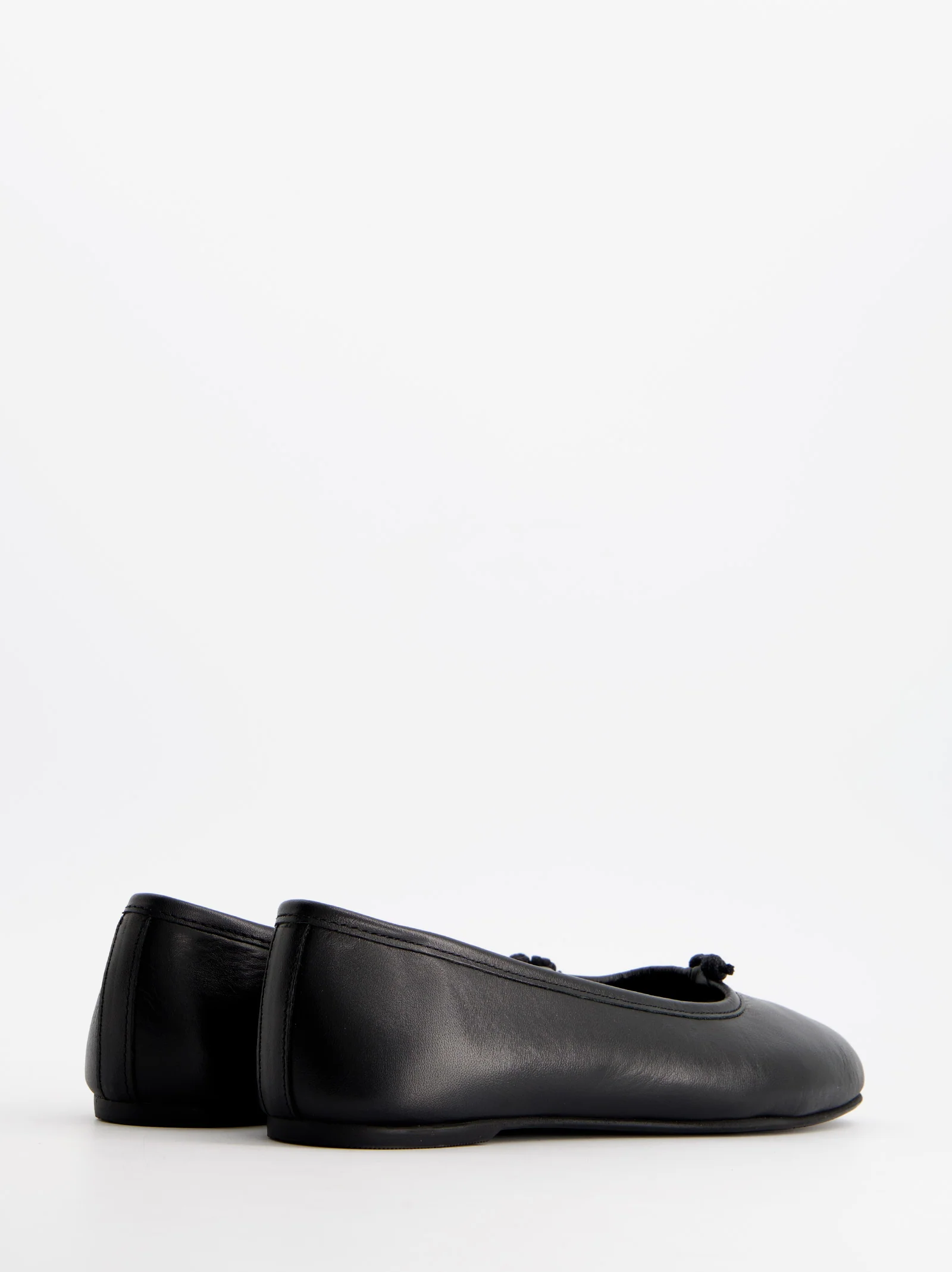 BLACK LEATHER TABI FLATS - KARVA - Image 5