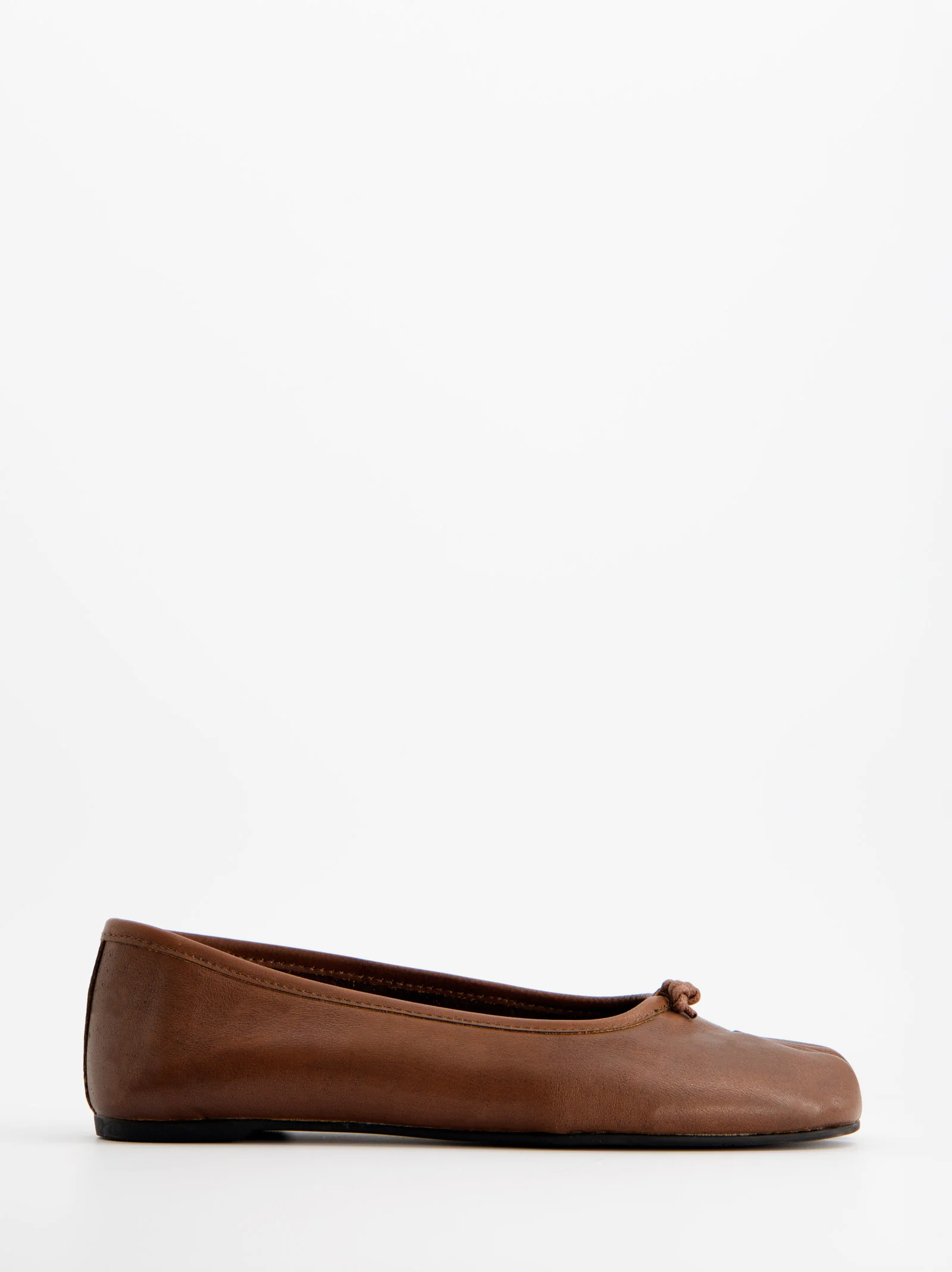 BROWN LEATHER TABI FLATS - KARVA - Image 3