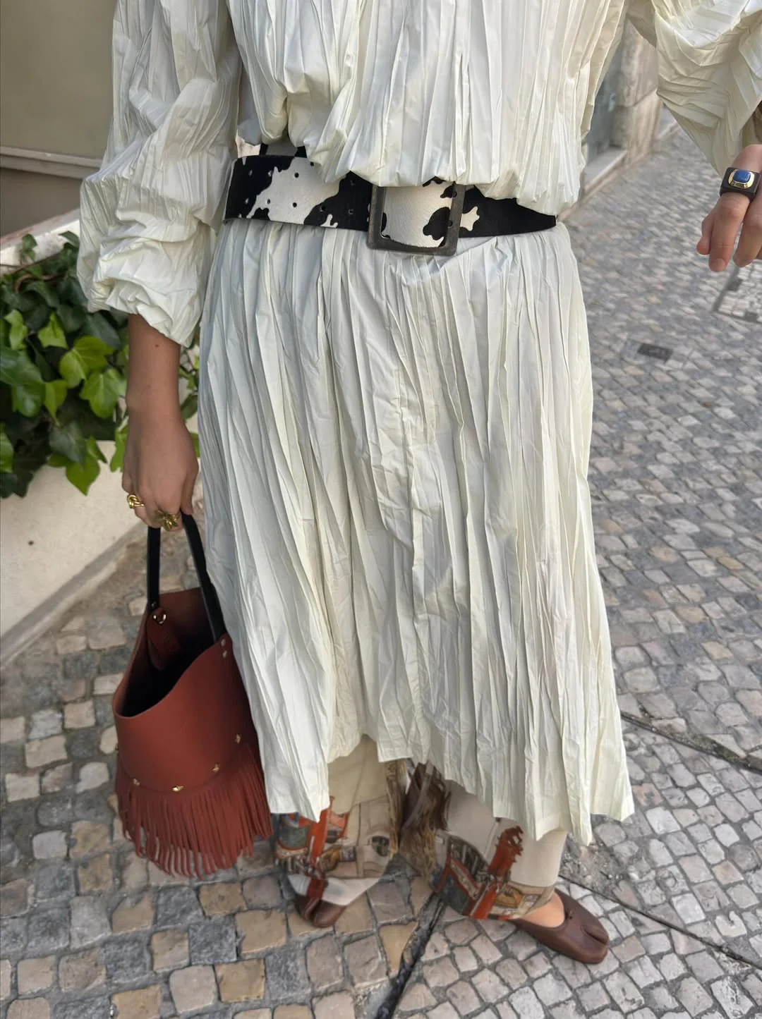 BROWN LEATHER TABI FLATS - KARVA - Image 5