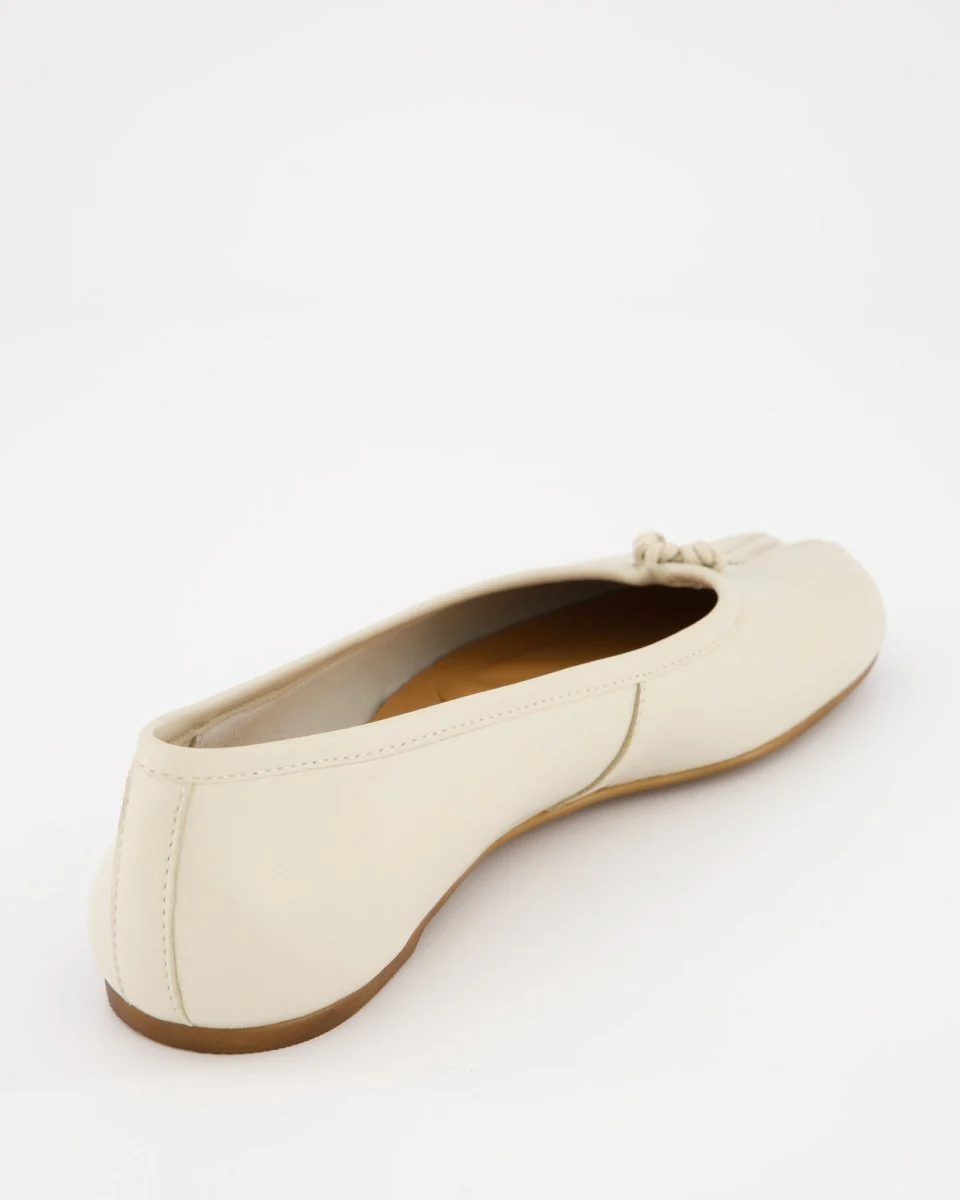 ICE LEATHER TABI FLATS - KARVA - Image 5