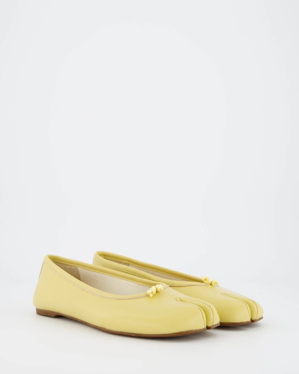 YELLOW LEATHER TABI FLATS - KARVA - Image 6